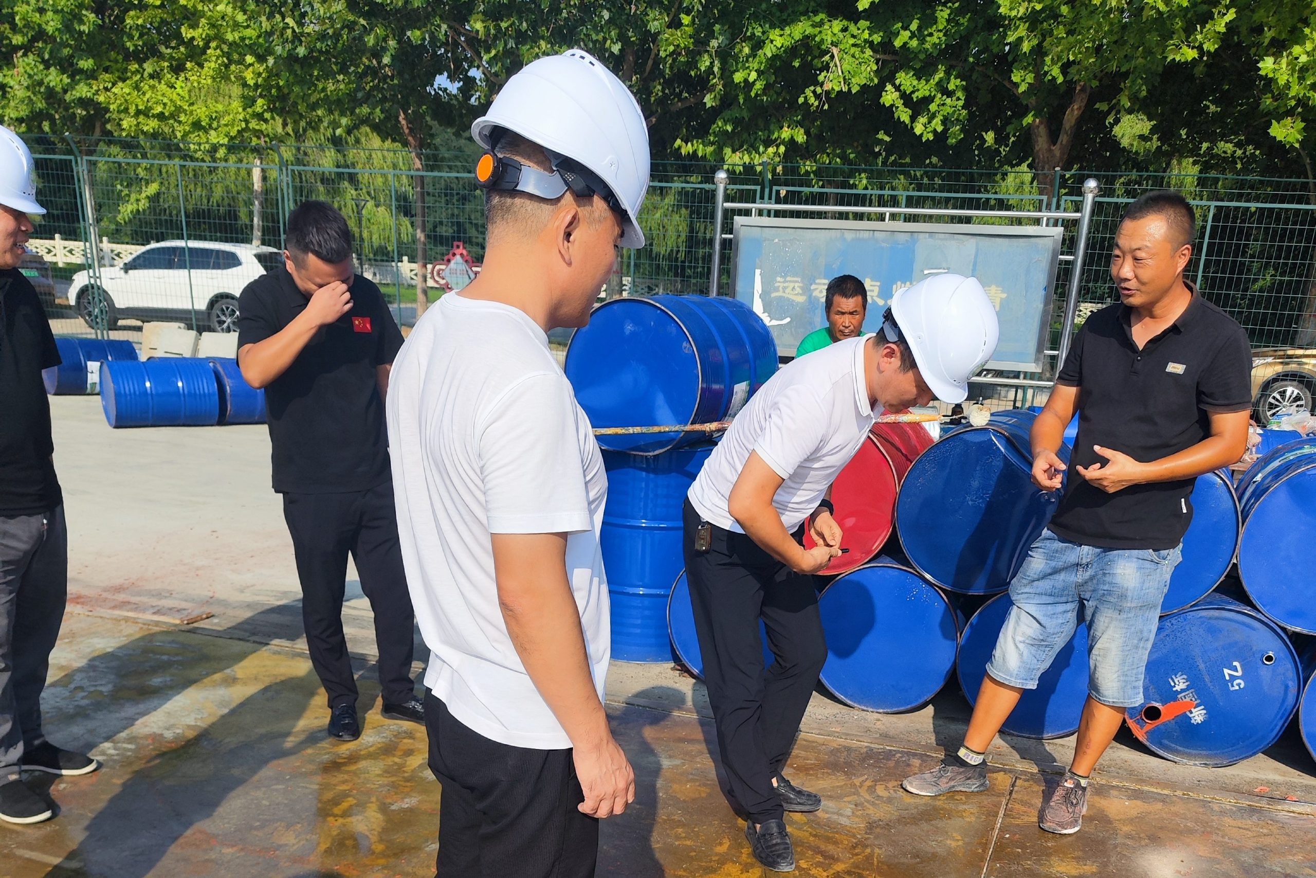 河南省地坪協會深入塑膠跑道施工一線