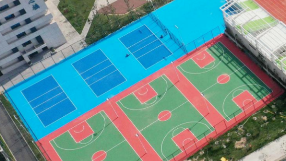 新旭體育跑道硅pu運動場地施工完工